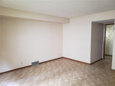 340 Michigan Ave, Elyria, OH 44035 photo 17