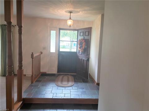340 Michigan Ave, Elyria, OH 44035 photo 2