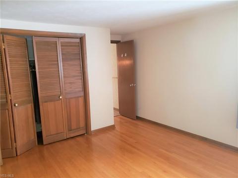340 Michigan Ave, Elyria, OH 44035 photo 25