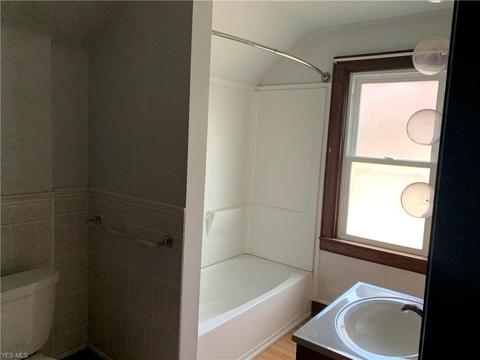 1803 E 46th St, Ashtabula, OH 44004 photo 8