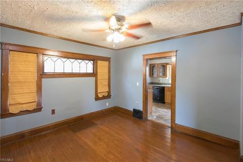 411 10 St, Elyria, OH 44035 photo 11