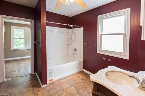 411 10 St, Elyria, OH 44035 photo 21