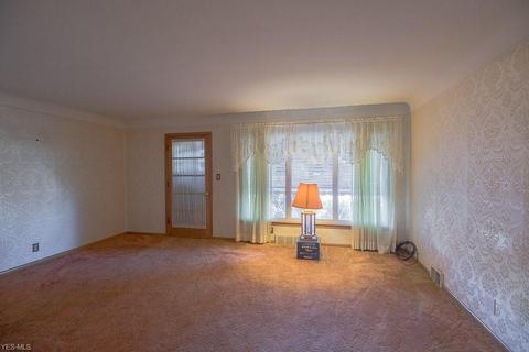 343 E 244th St, Euclid, OH 44123 photo 6