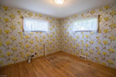 343 E 244th St, Euclid, OH 44123 photo 12
