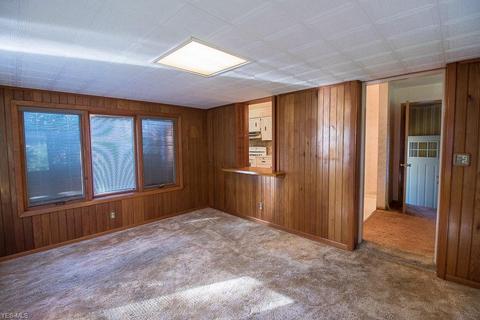 343 E 244th St, Euclid, OH 44123 photo 10