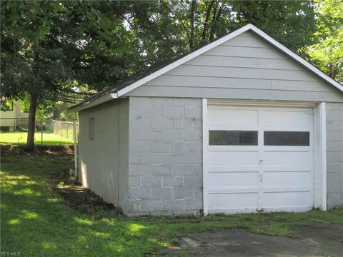 28 Spring St, Struthers, OH 44471 photo 9