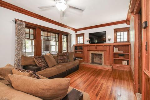 260 E Bridge St, Berea, OH 44017 photo 9