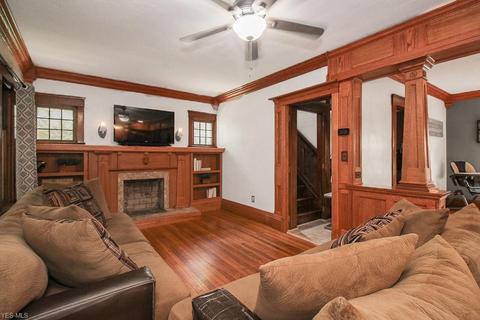 260 E Bridge St, Berea, OH 44017 photo 8