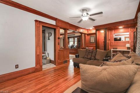 260 E Bridge St, Berea, OH 44017 photo 11