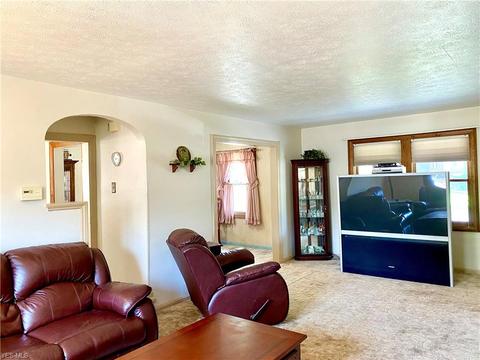 300 E 222nd St, Euclid, OH 44123 photo 4