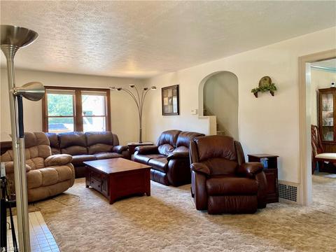 300 E 222nd St, Euclid, OH 44123 photo 2