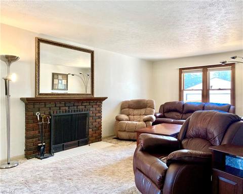 300 E 222nd St, Euclid, OH 44123 photo 3