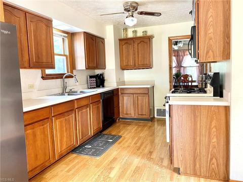 300 E 222nd St, Euclid, OH 44123 photo 11