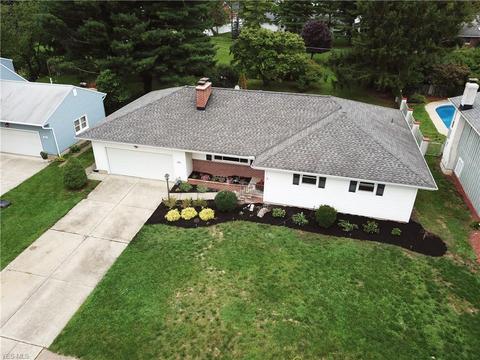 361 Hamilton Cir, Elyria, OH 44035 photo 2