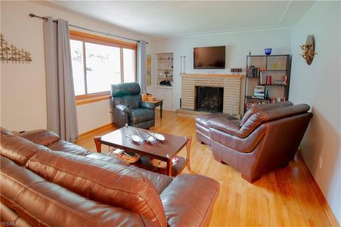361 Hamilton Cir, Elyria, OH 44035 photo 5