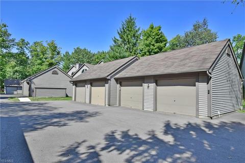 1233 Red Tail Hawk Ct #6, Youngstown, OH 44512 photo 6