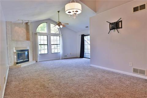1233 Red Tail Hawk Ct #6, Youngstown, OH 44512 photo 8