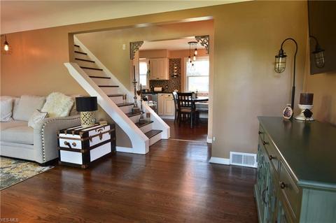 1025 Garfield St, Struthers, OH 44471 photo 4