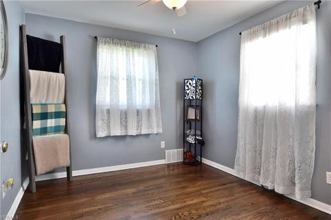 1025 Garfield St, Struthers, OH 44471 photo 23