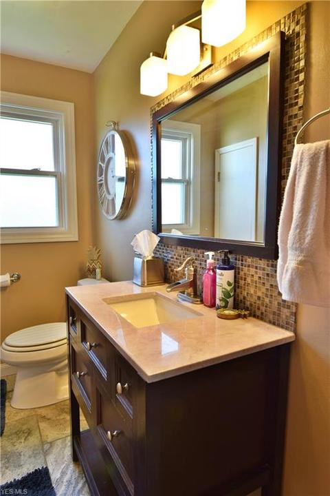 1025 Garfield St, Struthers, OH 44471 photo 16