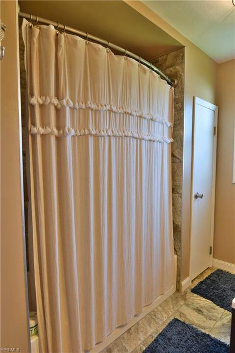 1025 Garfield St, Struthers, OH 44471 photo 17