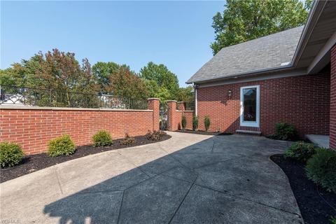 119 Vanderbilt Ct, Elyria, OH 44035 photo 4