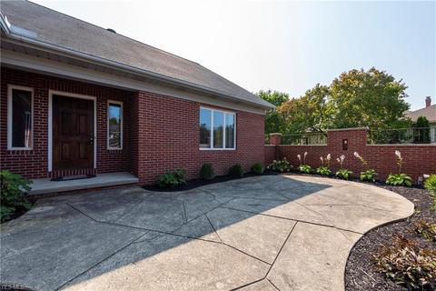 119 Vanderbilt Ct, Elyria, OH 44035 photo 3