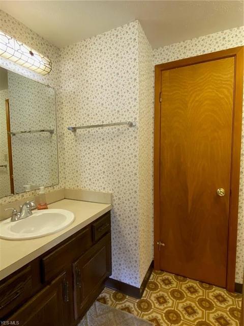 134 Maple Ave, Chardon, OH 44024 photo 15