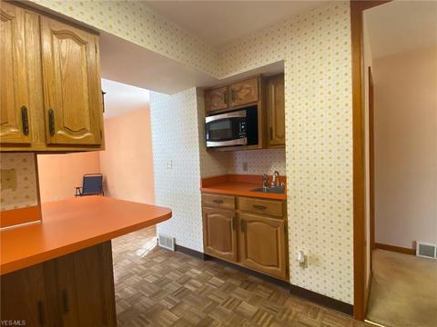 134 Maple Ave, Chardon, OH 44024 photo 11