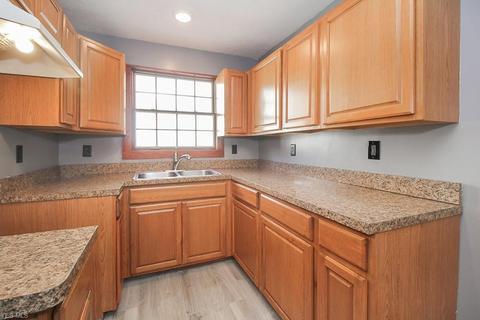 225 7th St, Elyria, OH 44035 photo 14