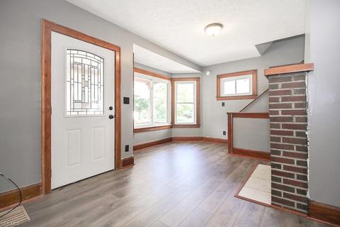 225 7th St, Elyria, OH 44035 photo 5
