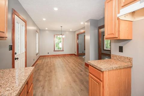 225 7th St, Elyria, OH 44035 photo 15
