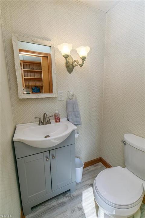 90 E Wilbeth, Akron, OH 44301 photo 24