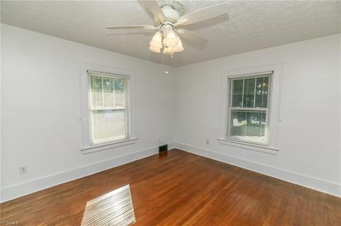 90 E Wilbeth, Akron, OH 44301 photo 17