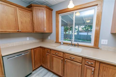 90 E Wilbeth, Akron, OH 44301 photo 12