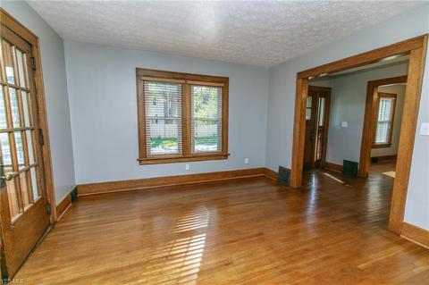 90 E Wilbeth, Akron, OH 44301 photo 6