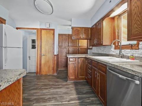 228 Creed St, Struthers, OH 44471 photo 6