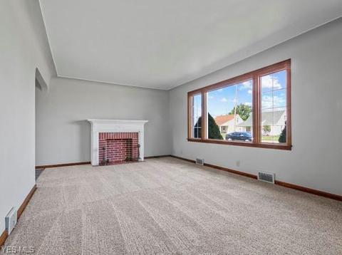 228 Creed St, Struthers, OH 44471 photo 3