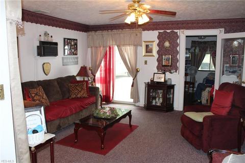 680 Bell Ave, Elyria, OH 44035 photo 2