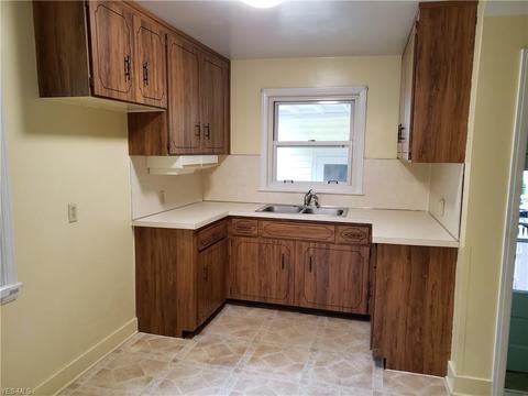163 Seneca Ave, Elyria, OH 44035 photo 7