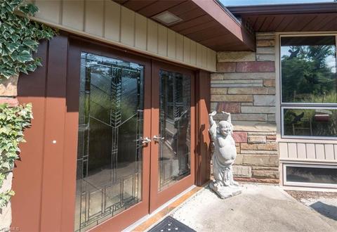9111 Hillside Rd, Independence, OH 44131 photo 27