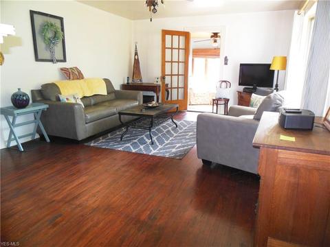 1114 Locust Dr, Ashtabula, OH 44004 photo 5