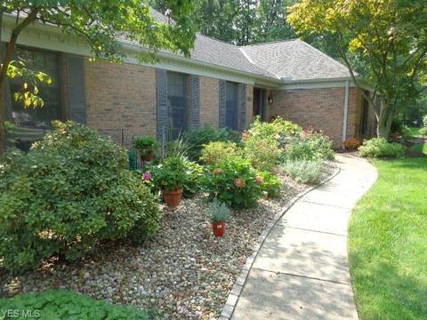 141 Vanderbilt Ct, Elyria, OH 44035 photo 4