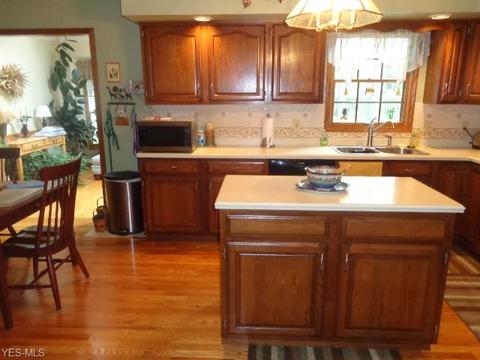 141 Vanderbilt Ct, Elyria, OH 44035 photo 12