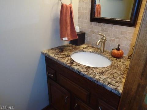 141 Vanderbilt Ct, Elyria, OH 44035 photo 16