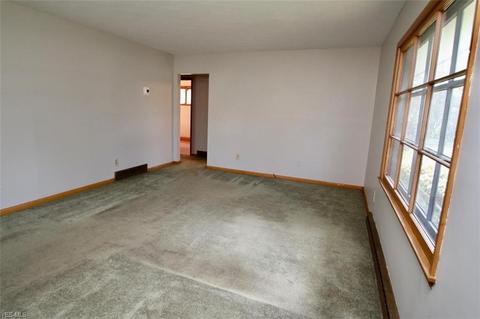 5405 Harmony Ln, Willoughby, OH 44094 photo 16