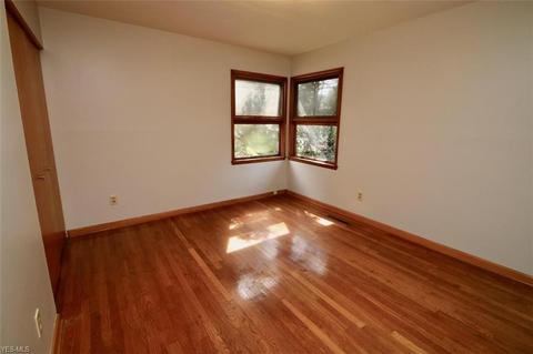 5405 Harmony Ln, Willoughby, OH 44094 photo 5