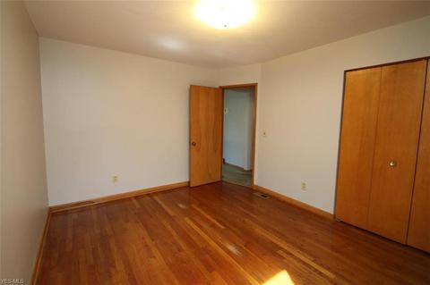 5405 Harmony Ln, Willoughby, OH 44094 photo 7