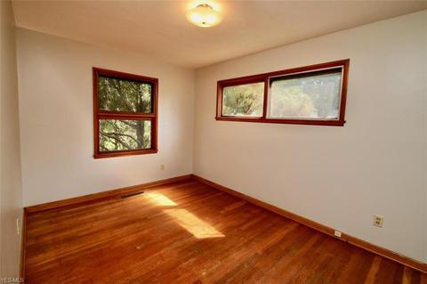 5405 Harmony Ln, Willoughby, OH 44094 photo 9