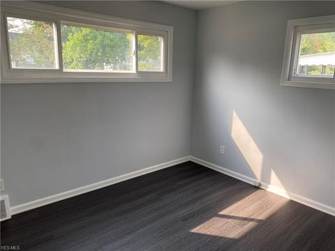 675 E 241st St, Euclid, OH 44123 photo 9